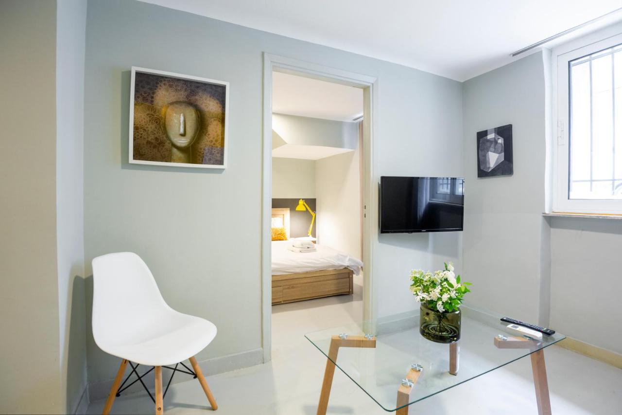 Economy One-Bedroom Apartment-Semi basement