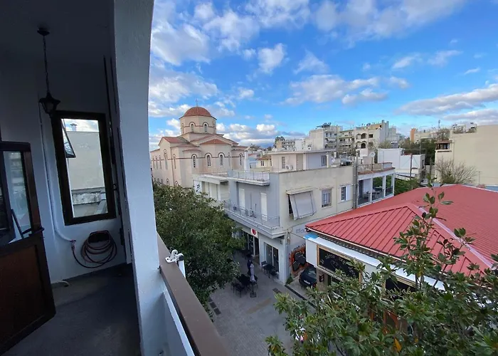 Classic 2 Bedroom Next To Metro - Marousi